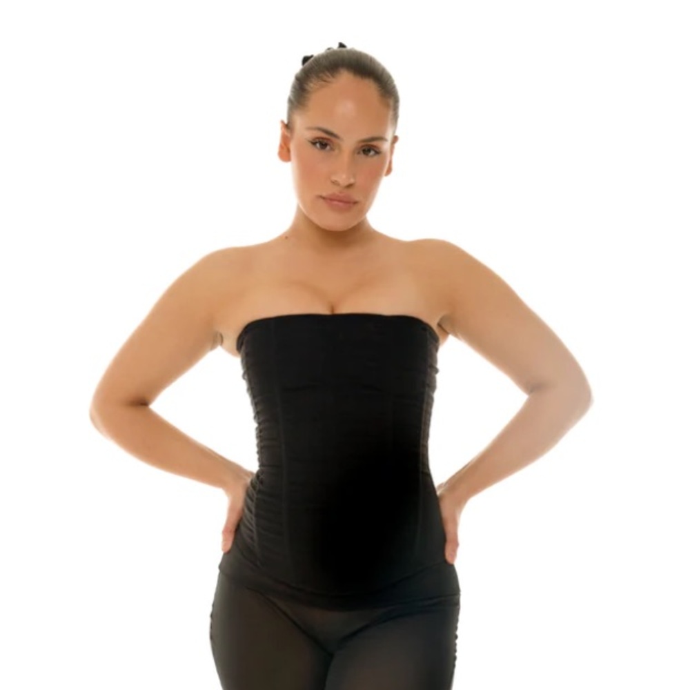 CORSET IN THE COLOR BLACK AS SEEN ON MADISON BEER #areyouami #corset #blacktop